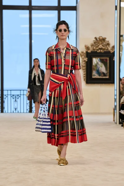 Look 64